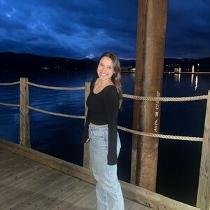 Meet your Posher, Mia